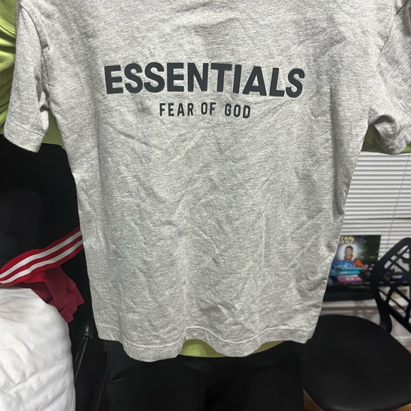 NWOT essentials youth grey tshirt size 10 fear of god. - Picture 6 of 7